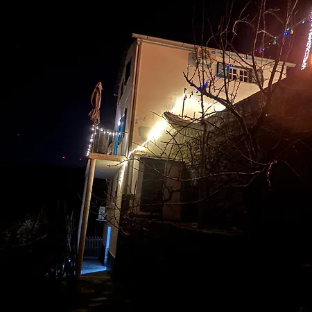 White House * Piódão