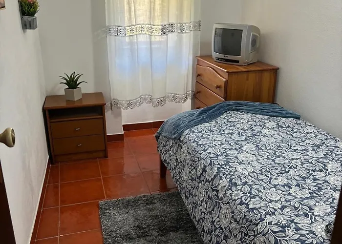 White House * Piódão