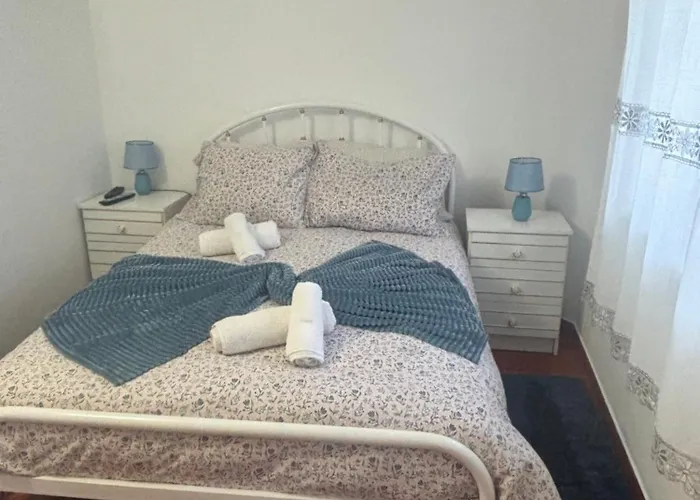 White House * Piódão